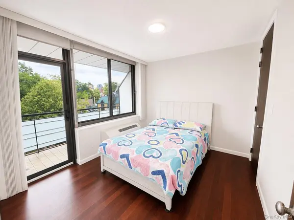 31-32 Union ST #4C, Flushing, NY 11354