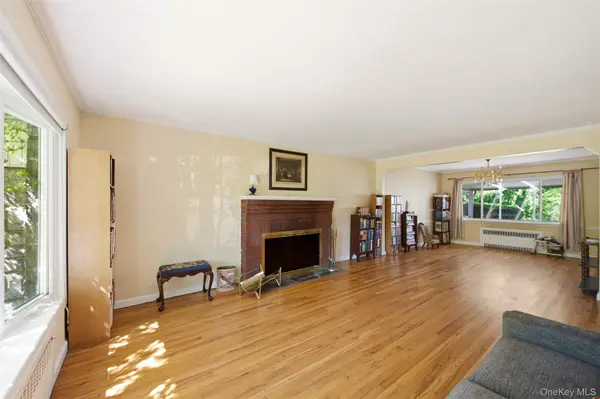 169 Landau AVE, Floral Park, NY 11001