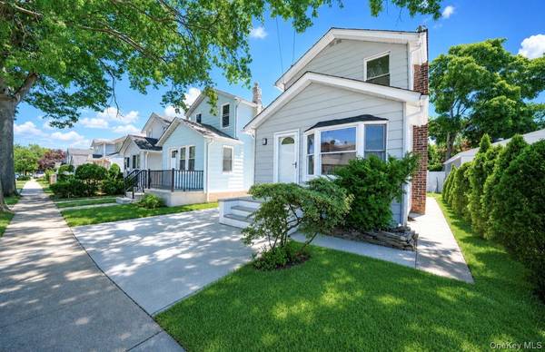 530 Washington AVE, West Hempstead, NY 11552