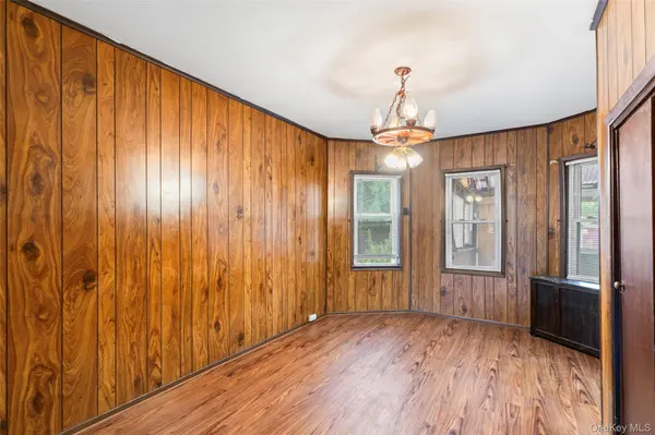 8952 218th ST, Queens Village, NY 11427