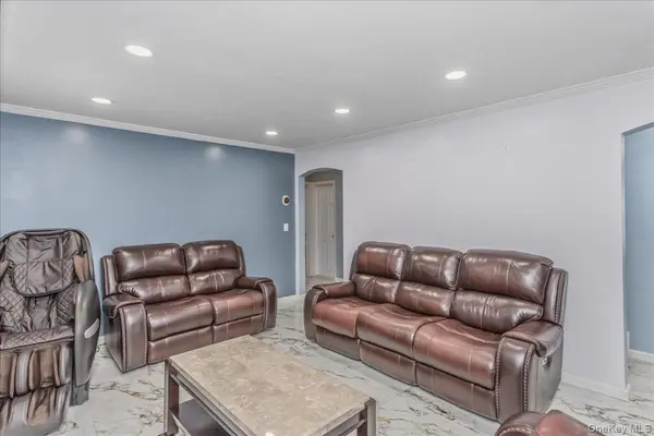 120 N 10th ST, New Hyde Park, NY 11040