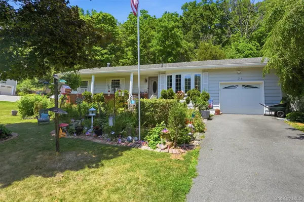 31 Park Hill DR, Hopewell Junction, NY 12533