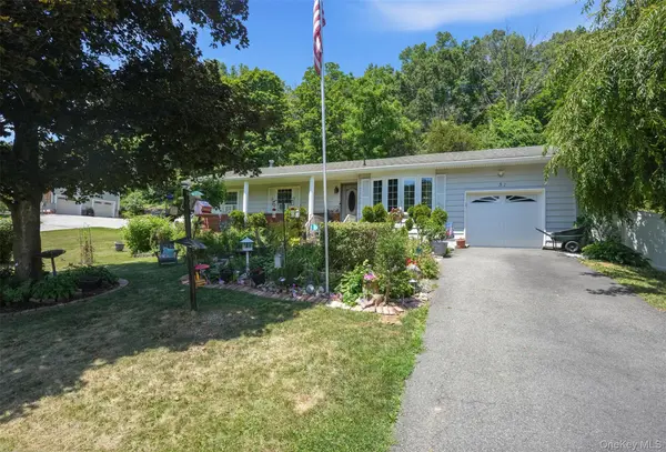 31 Park Hill DR, Hopewell Junction, NY 12533