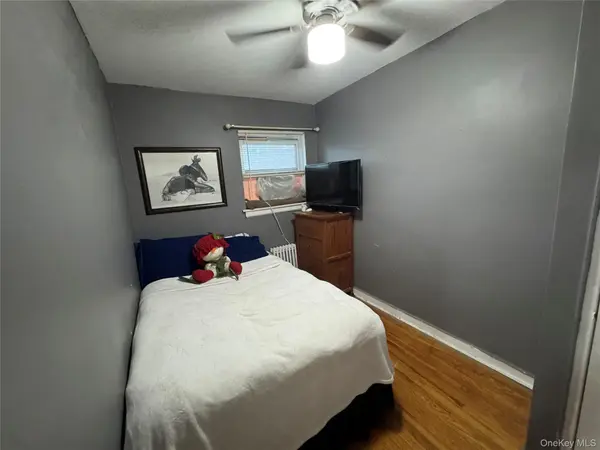 260-38 73 AVE #B1, Glen Oaks, NY 11004