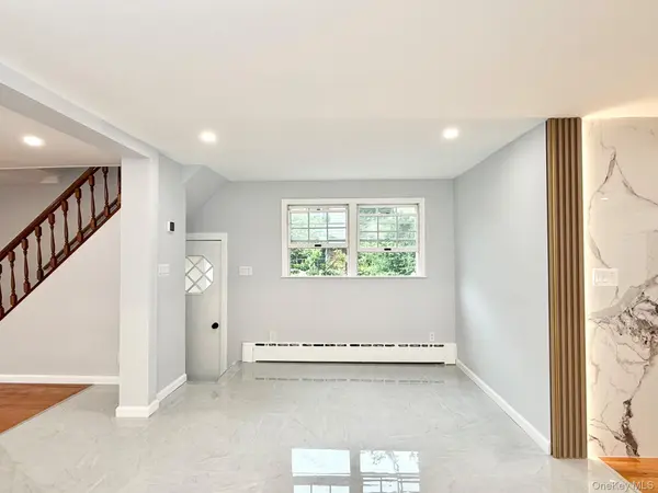 20 Baylis PL, Syosset, NY 11791