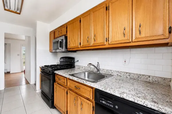 335 Roquette AVE, Floral Park, NY 11001