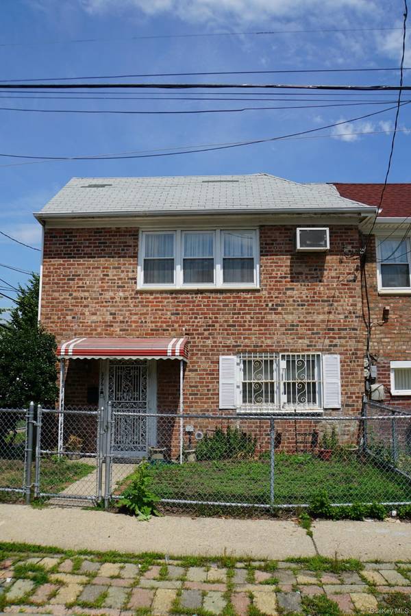 29-64 Ocean Crest BLVD, Far Rockaway, NY 11691