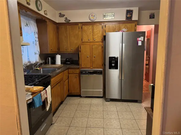 29-64 Ocean Crest BLVD, Far Rockaway, NY 11691
