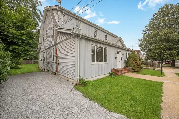 51 Peters AVE, Hempstead, NY 11550