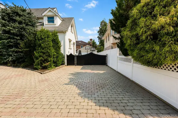 160-31 9th AVE, Whitestone, NY 11357