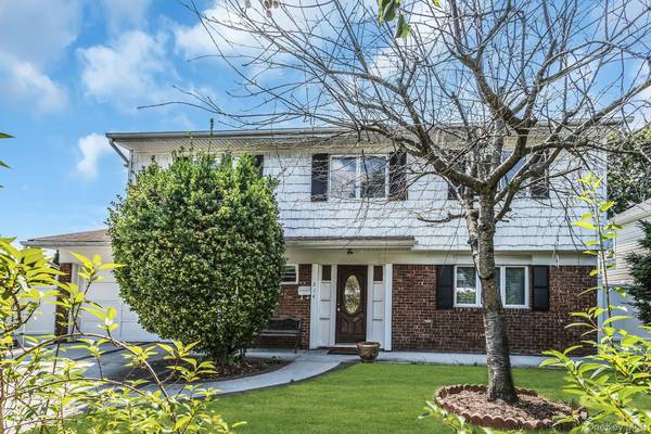 214 Park AVE, New Hyde Park, NY 11040