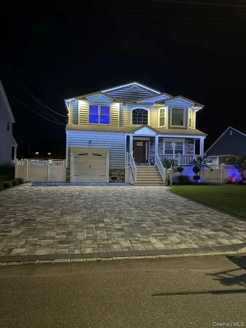 30 Berger AVE, Amityville, NY 11701