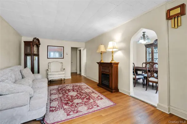12114 Grayson ST, Springfield Gardens, NY 11413