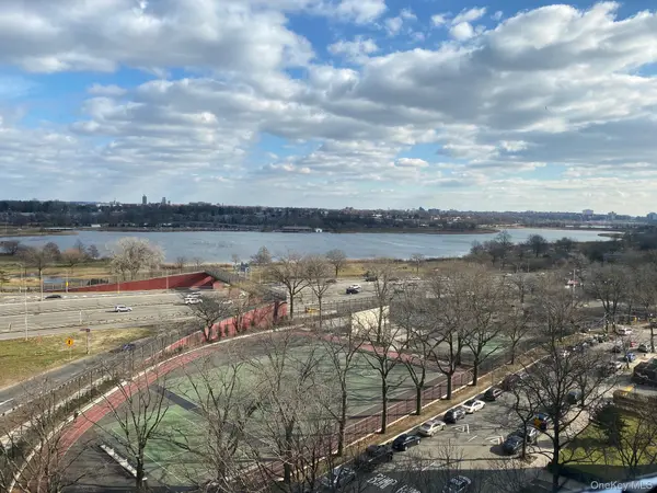 61-20 Grand Central Pkwy #A1203, Forest Hills, NY 11375