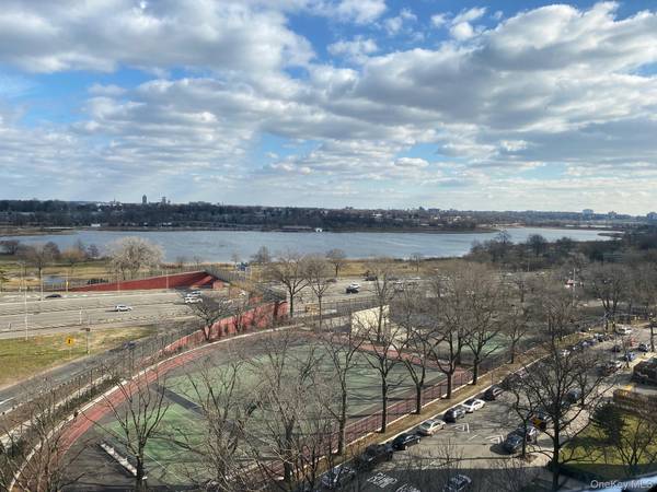 61-20 Grand Central Pkwy #A1203, Forest Hills, NY 11375