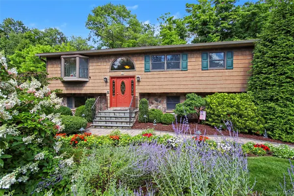 17 Scotsdale RD, Carmel, NY 10512