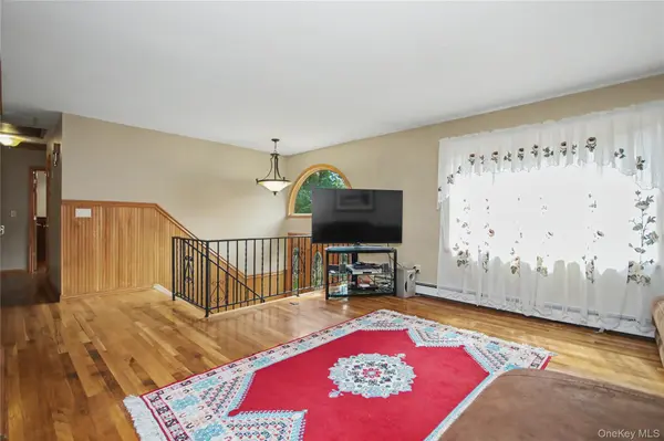 17 Scotsdale RD, Carmel, NY 10512