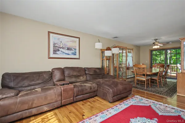 17 Scotsdale RD, Carmel, NY 10512