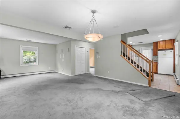 53 12th ST, Carle Place, NY 11514