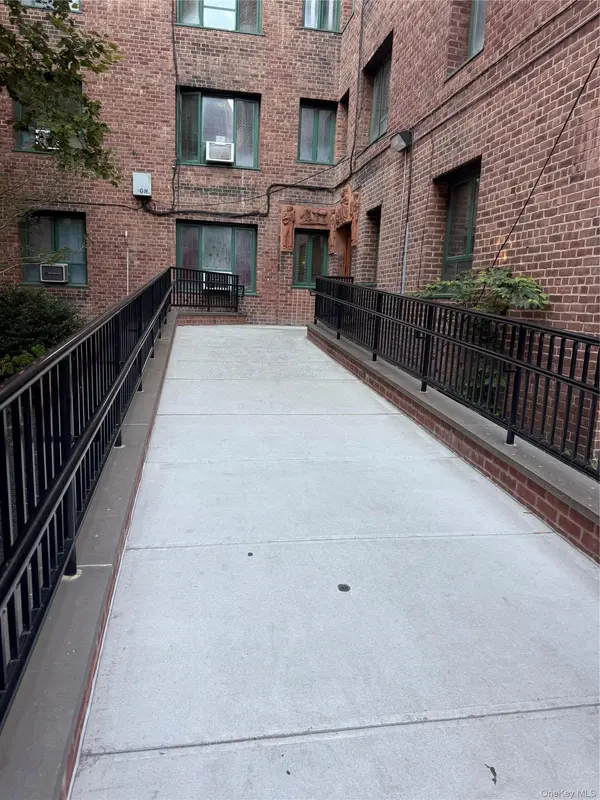 11 metropolitan OVAL #7B, Bronx, NY 10462