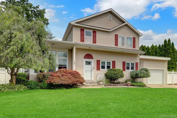 121 Wright AVE, Deer Park, NY 11729