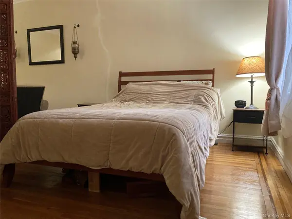 61-41 Saunders ST #B57, Rego Park, NY 11374