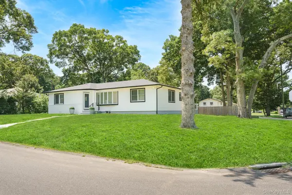 48 Joan AVE, Centereach, NY 11720