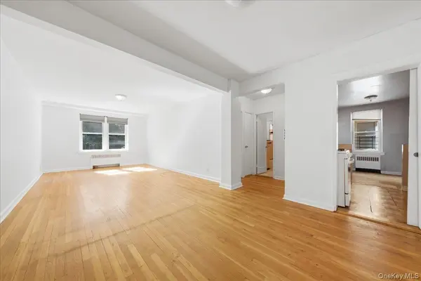 2080 Barnes AVE #2D, Bronx, NY 10462