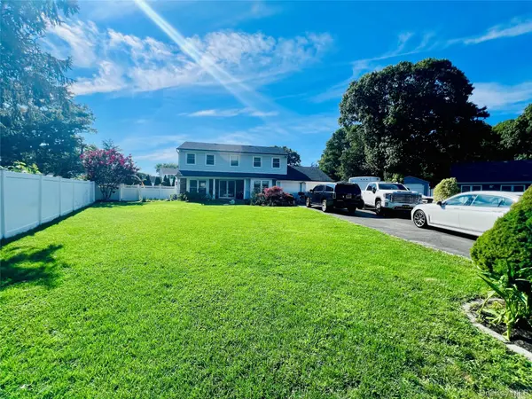 7 Carston ST, Selden, NY 11784