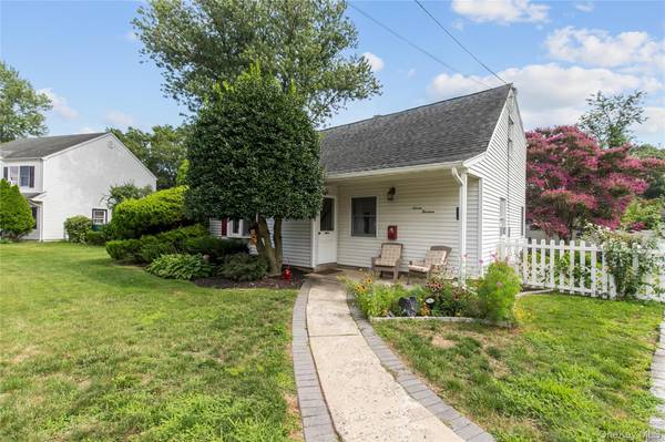 713 Wren CT, West Hempstead, NY 11552