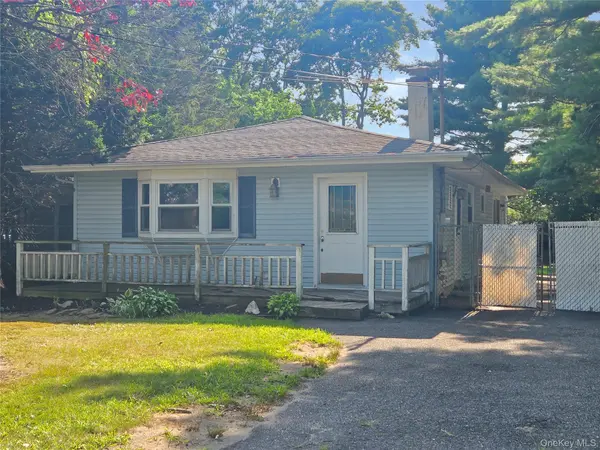 58 Terapin ST, Mastic, NY 11950