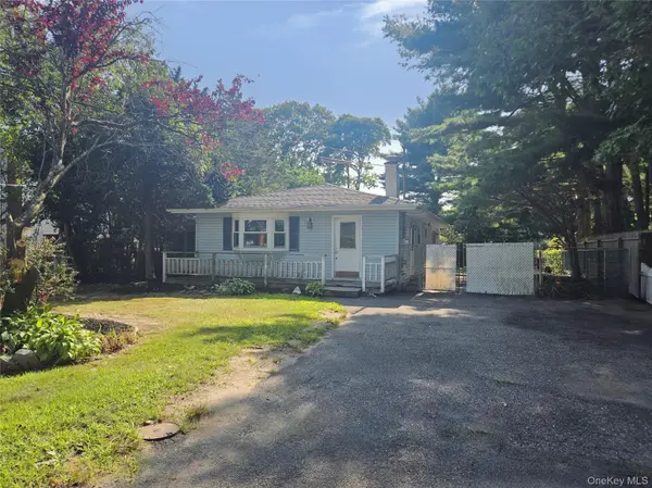 58 Terapin ST, Mastic, NY 11950