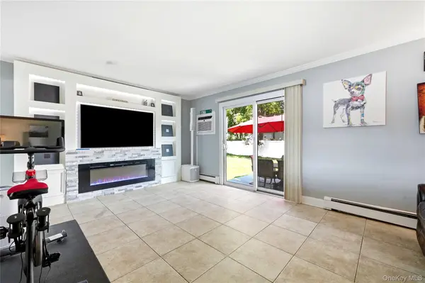 96 E 12th ST, Huntington Station, NY 11746