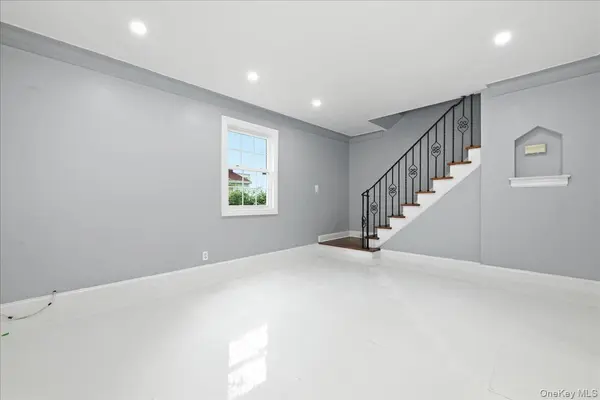 415 Leonard BLVD, New Hyde Park, NY 11040