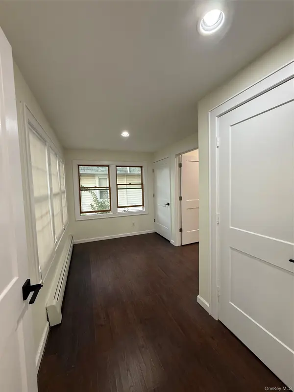 35 S Franklin Ave, Valley Stream, NY 11580