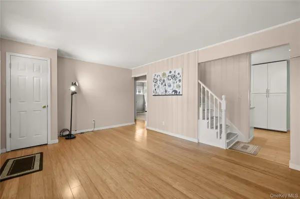 163 Buffalo AVE, Lindenhurst, NY 11757