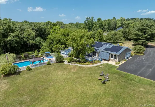 61 Rymph RD, Staatsburg, NY 12580