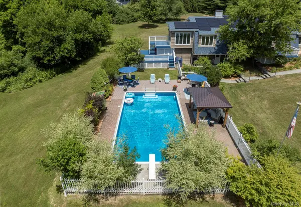 61 Rymph RD, Staatsburg, NY 12580