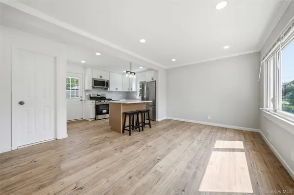 21 Independence AVE, Babylon, NY 11702