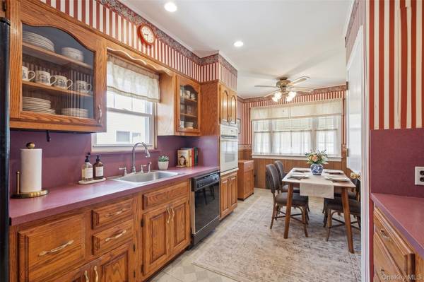 2320 Saratoga ST, Oceanside, NY 11572