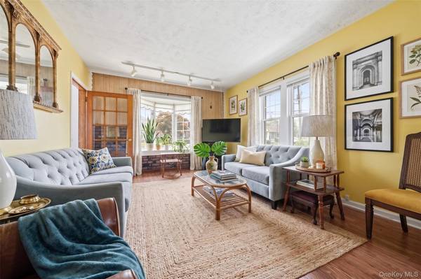 2320 Saratoga ST, Oceanside, NY 11572