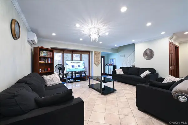 1 Douglas DR, East Meadow, NY 11554