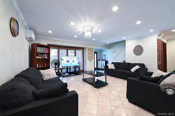 1 Douglas DR, East Meadow, NY 11554