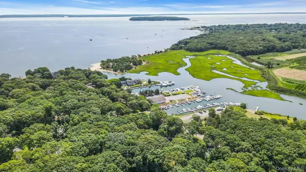 275 Pinewood RD, Cutchogue, NY 11935