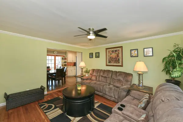 108 Connecticut AVE, Massapequa, NY 11758