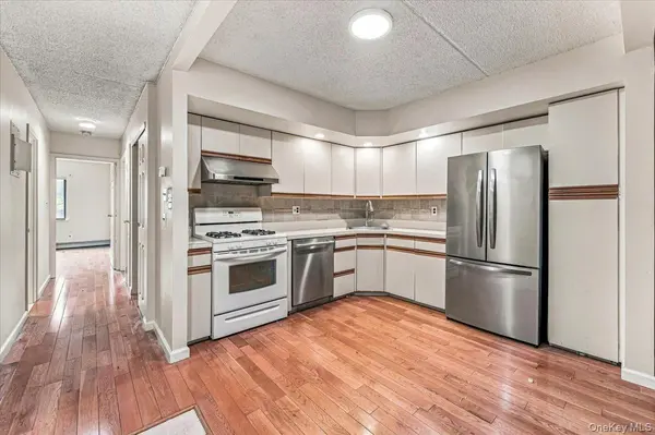 71-24 162nd ST #2, Fresh Meadows, NY 11365