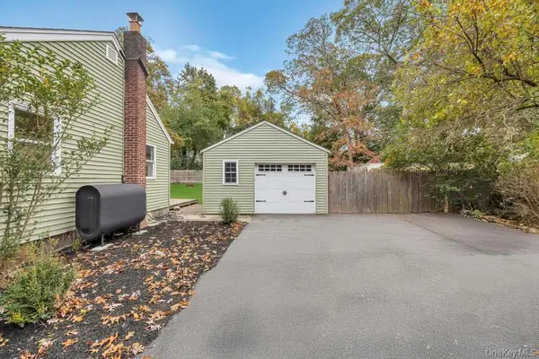 34 Ormond AVE, Selden, NY 11784