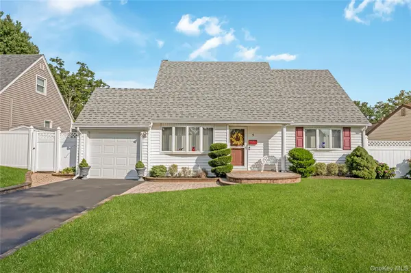 9 Linwood AVE, Farmingdale, NY 11735