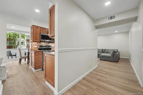 321 Tallwood DR, Hartsdale, NY 10530