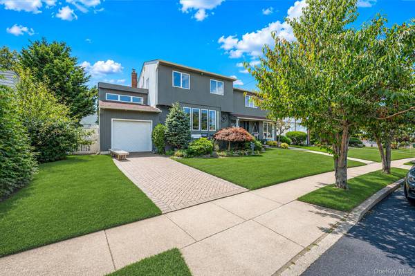962 Mildred DR, Baldwin, NY 11510